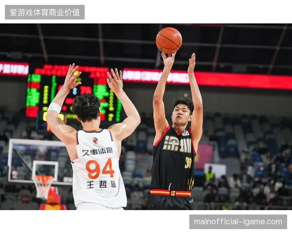 季后赛四强由常规赛前四名包揽，联赛强弱格局分明